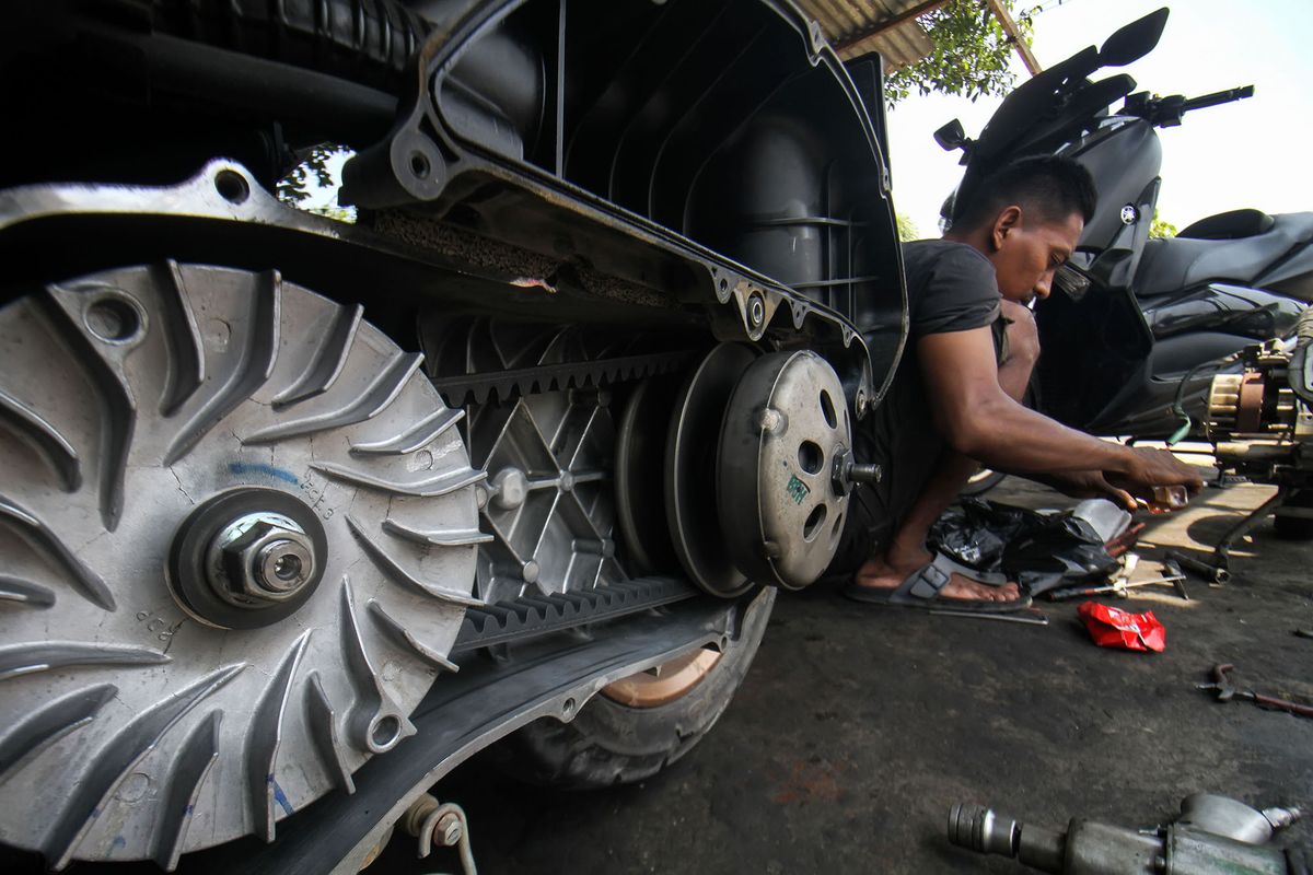 Tim Mekanik Bengkel Wahyu